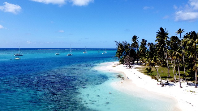 Mo&rsquo;orea: The Island You Can Circle in a Weekend, But Won&rsquo;t Want to Rush